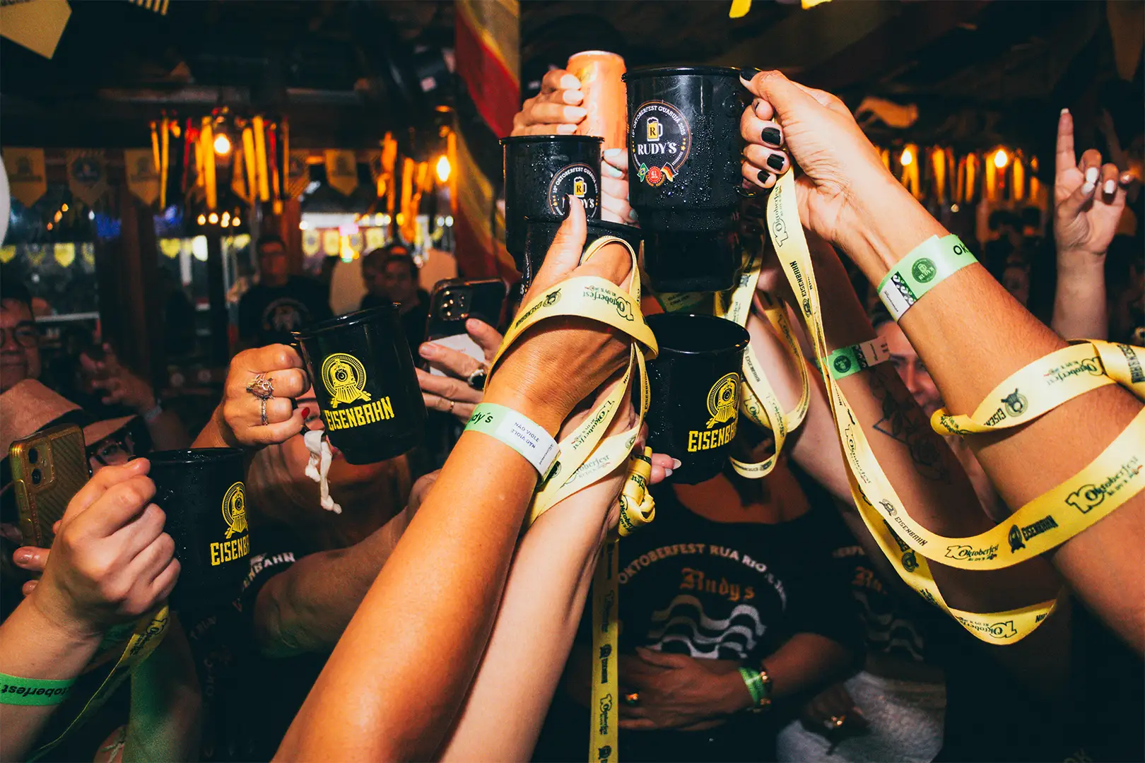 Vila alemã cenográfica da Oktoberfest Rudy's - foto ilustrativa, substituir